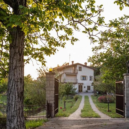 Apartma Oddih Dutovlje Luaran gambar