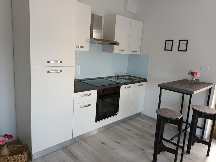 Apartma Oddih Dutovlje Luaran gambar