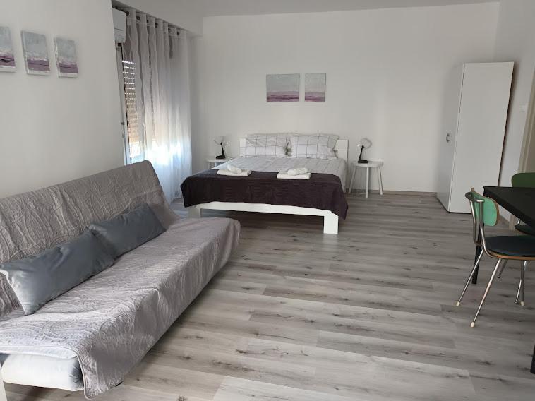 Apartma Oddih Dutovlje Luaran gambar